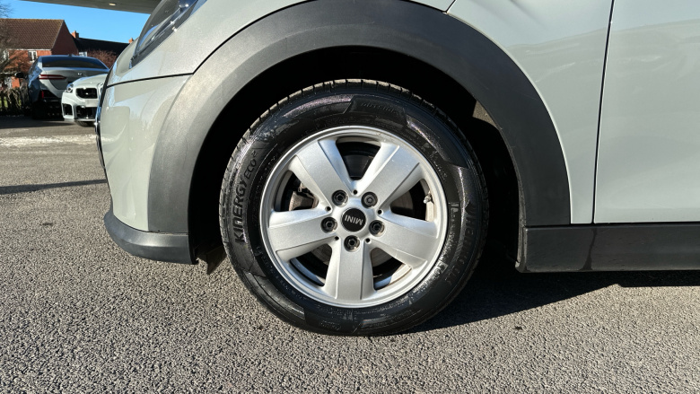 MINI Hatchback 1.5 Cooper Classic 5dr Auto Petrol Hatchback